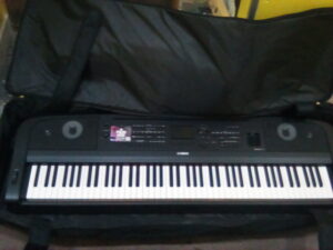 Yamaha DGX 670 Electric Grand Piano